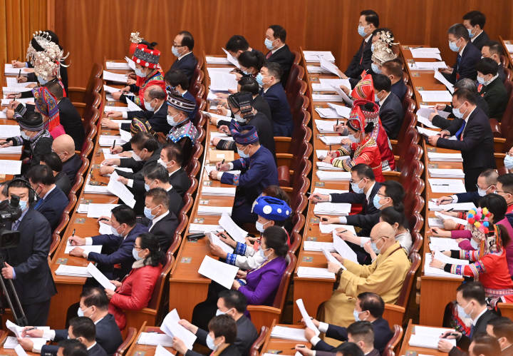 3月5日,第十三届全国人民代表大会第五次会议在北京人民大会堂开幕.