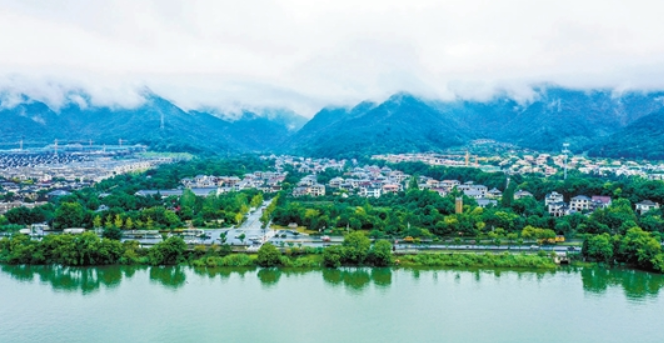 杭州市富阳区东洲街道是元代大画家黄公望晚年结庐之地和《富春山居图