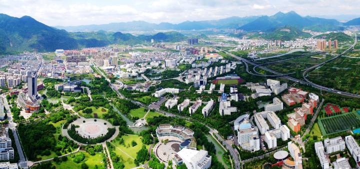 茶山街道抓住高教园区城建制划转瓯海的契机,以大拆大整,促涅磐重生