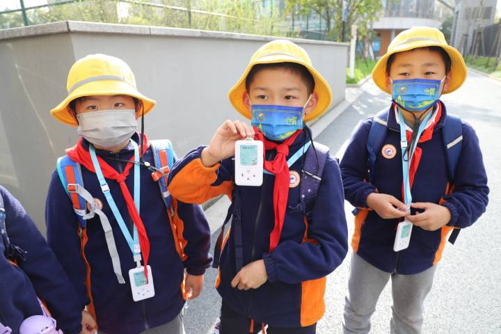 孩子们走专用通道独立上下学 杭州滨江试水“通学路”