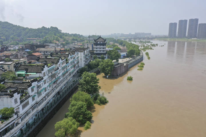 今年第1号洪水 兰江水位10时35分达到警戒水位28米 