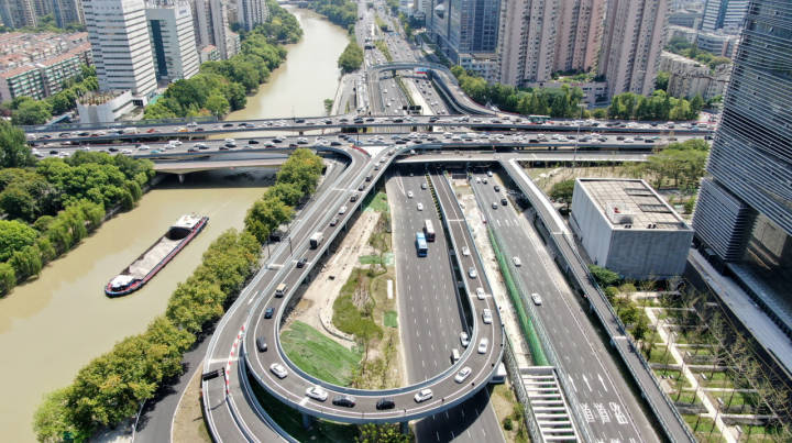 杭州中河立交桥部分匝道恢复通行 跟浙视频记者开车体验
