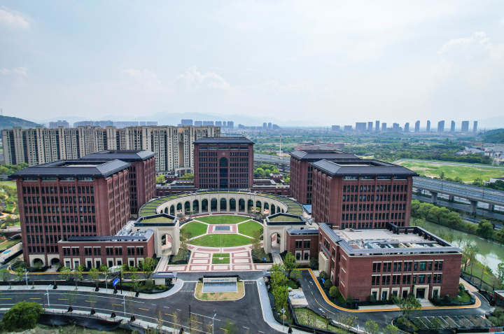 8月23日,浙江杭州,位于滨江区白马湖畔的北京航空航天大学杭州创新