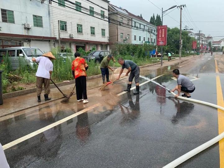 讲堂村人口_道德讲堂(3)