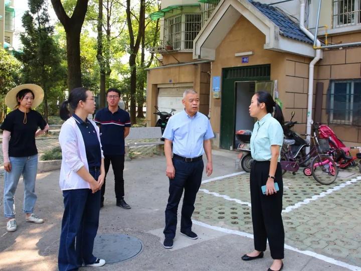 紧盯细节狠抓落实全力冲刺创文蒋国强带队暗访创建全国文明城市工作