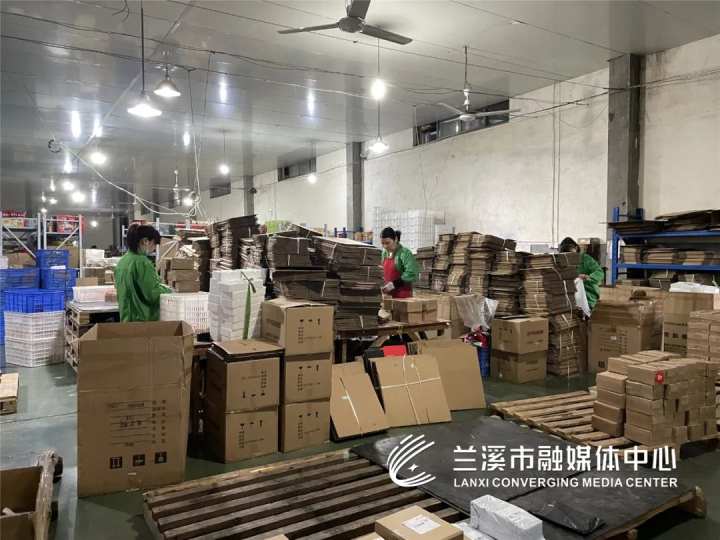各地。该公司是兰溪一家电子商务企业，主要从事食品、饮料的网络销售。