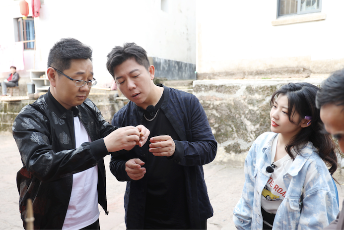 起航号 胡海泉,赖美云,单依纯合作新曲惊喜首发《还有诗和远方诗画
